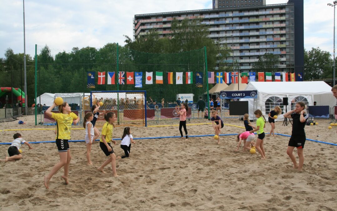 Strand in het Spoorpark: GHV komt in actie op beachhandbaltoernooi in Tilburg